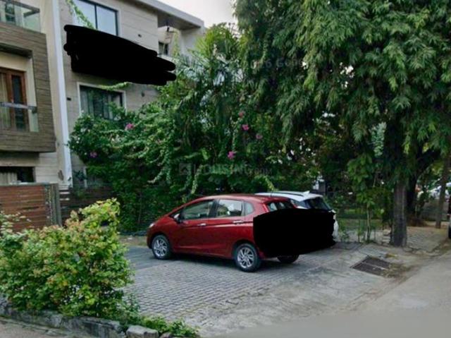 8 BHK Independent House in Sector 7 for resale Chandigarh. The reference number is 21114395