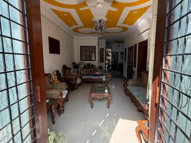 8 BHK Independent House in Sector 40 for resale Gurgaon. The reference number is 20856924