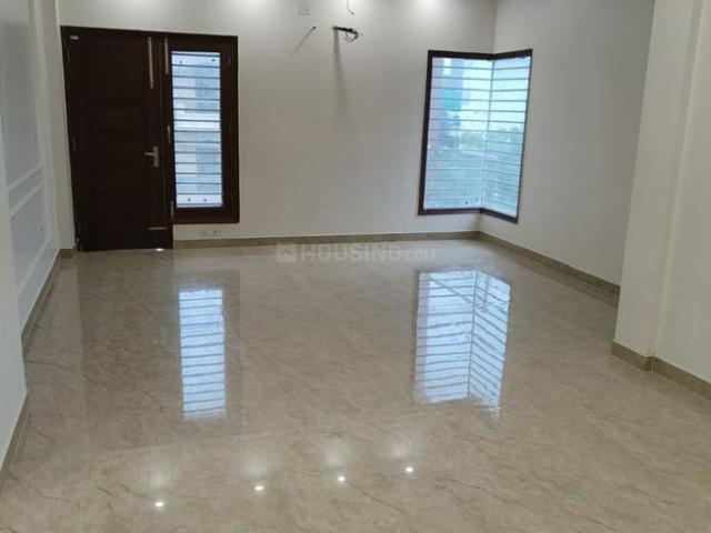 8 BHK Independent House in Sector 40 for resale Gurgaon. The reference number is 20879237