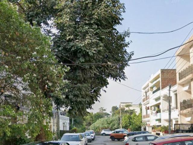 8 BHK Independent House in Sector 44 for resale Chandigarh. The reference number is 21174821