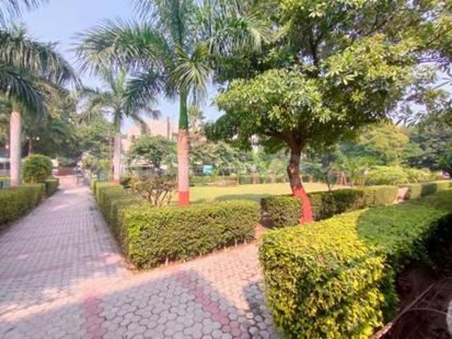 8 BHK Independent House in Sector 47 for resale Noida. The reference number is 20421636