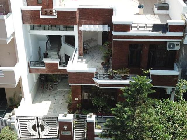 8 BHK Independent House in Sector 68 for resale Mohali. The reference number is 21106340