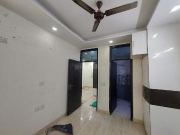 8 BHK Independent House in Sector 8 Dwarka for resale New Delhi. The reference number is 18790526