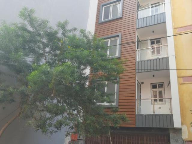 8 BHK Independent House in Sector 8 Dwarka for resale New Delhi. The reference number is 21359671