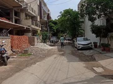 8 BHK Independent House in Sector 99 for resale Noida. The reference number is 19958952