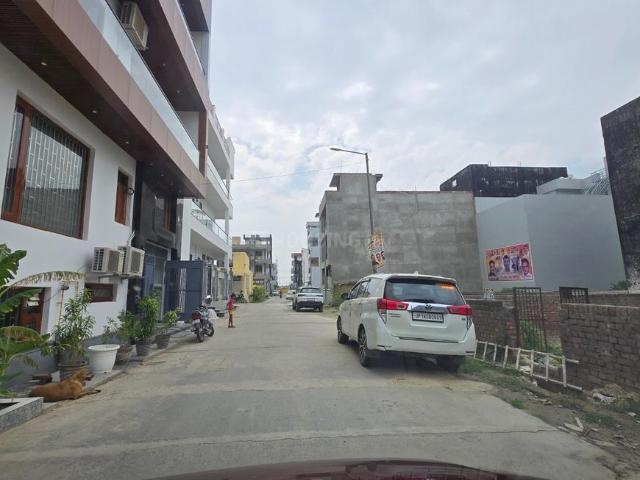 8 BHK Independent House in Siddharth Vihar for resale Ghaziabad. The reference number is 20399873