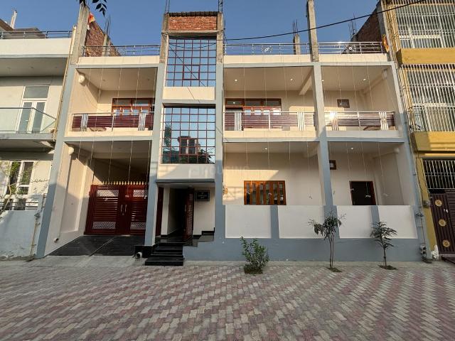 8 BHK Independent House in Susuwahi for resale Varanasi. The reference number is 19783288