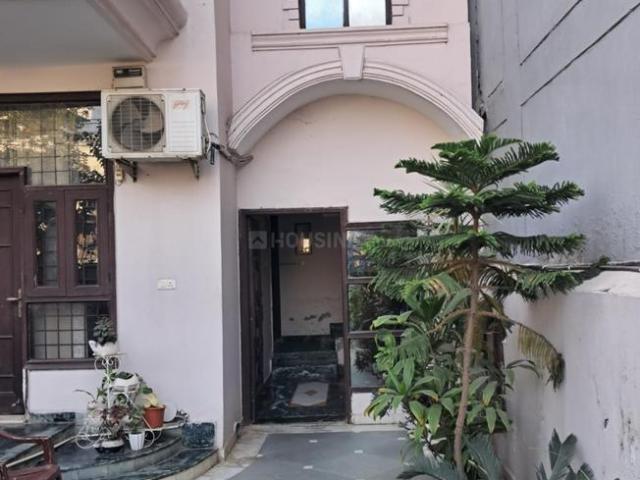 8 BHK Independent House in Sushant Lok Phase 1 for resale Gurgaon. The reference number is 19959071