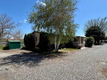 8 Blue Spruce Dr
