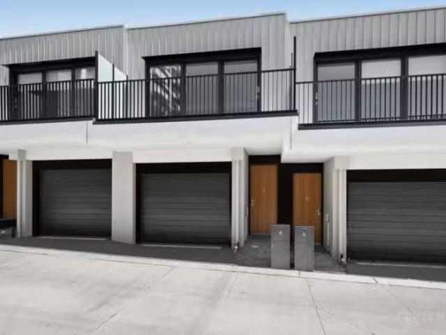 8 Bluebell Lane, Ivanhoe Vic 3079 House For Lease