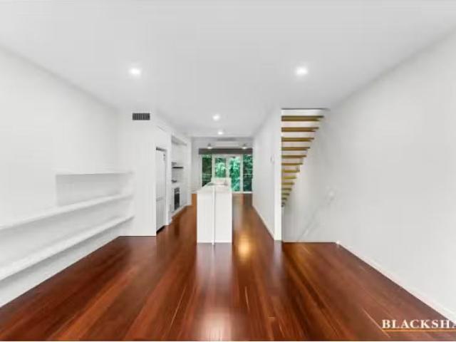 8 Bluebell Street, O'connor House for rent Listed by Taylor S.