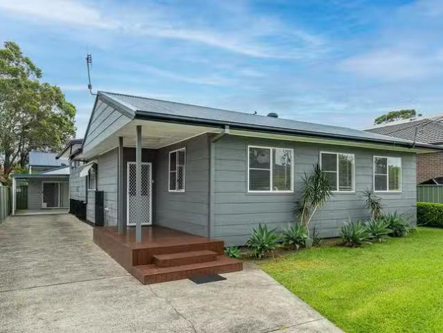 8 Boongala Avenue, Empire Bay, NSW 2257