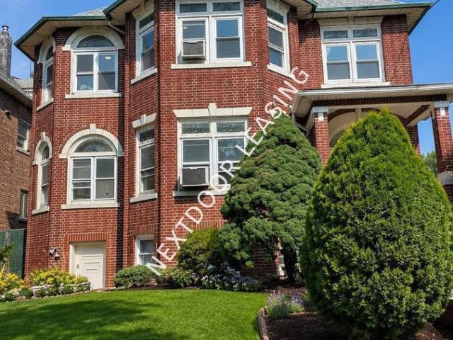 8 BR, 3 BA Apartment 729 Avenue C, Bayonne, NJ 07002