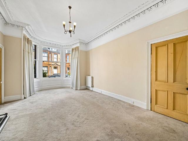 8 Braidburn Crescent