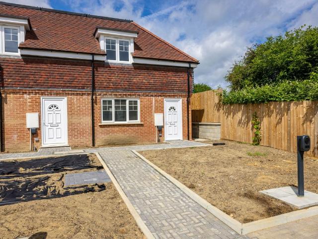 8 Brighton Road, Hooley CR5, 2 bed end terrace house to rent, £2,000 pcm | PrimeLocation