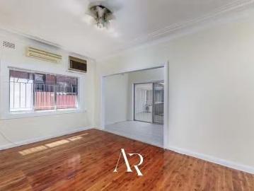 8 Broadarrow Road, Beverly Hills, NSW 2209