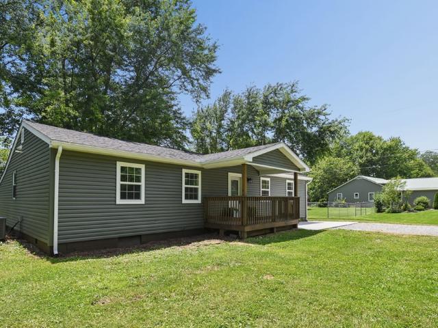 8 Brown Ave