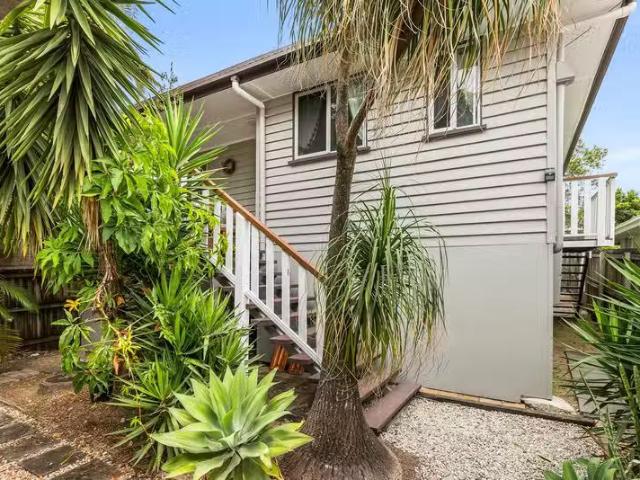 8 Browns Dip Road, ENOGGERA, QLD 4051 House for Rent