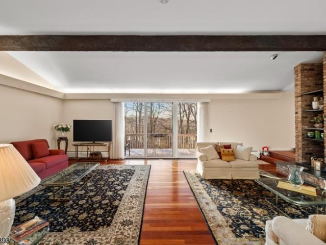 8 Brush Hill Rd