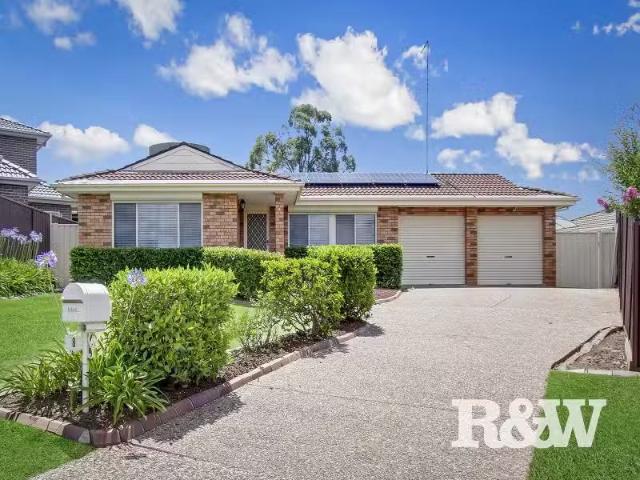 8 Cumbrae Close, Erskine Park House for rent Listed by Laura.