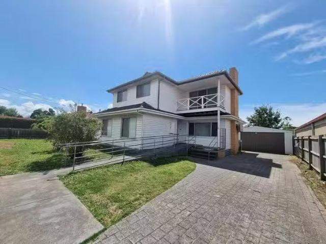 8 Curtin Avenue, Lalor, VIC 3075