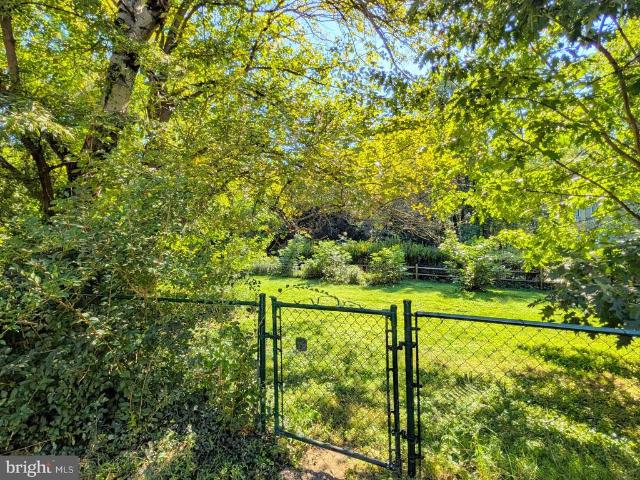8 C Laurel Hill Road