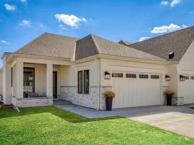 8 Calais Lane Sw, Calgary, AB, T3E 7K1 semi detached for sal.