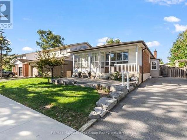 8 Calais Street, Whitby Lynde Creek, ON, L1N 5M1 house for sale | Listing ID E14083 | Royal LePage