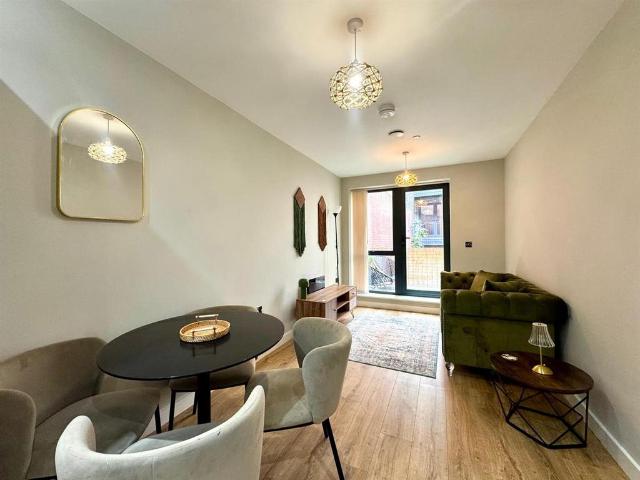 8 Camden Drive, Birmingham B1 1 bed apartment to rent £1,050 pcm £242 pw