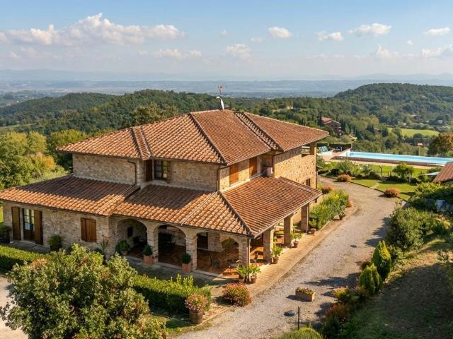 8 Camere Fattoria / Rustico Toscana in Vendita A1190. 636m² Montepulciano