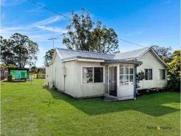 Moruya, Eurobodalla County - Garden, Parking