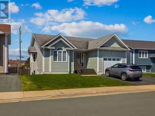 8 Cappahayden Street, St. John'S, NL, A1G 0A5 house for sale.