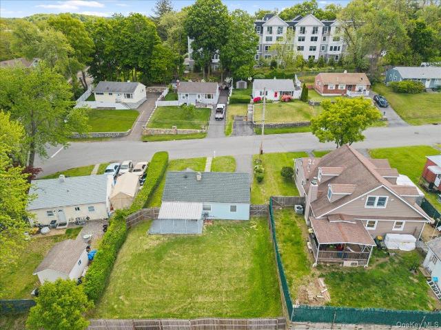 8 Cayuga Drive