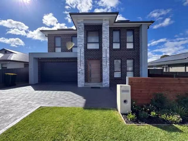 8 Cecilia Place, Thirlmere House for rent Listed by Hayley Ha.