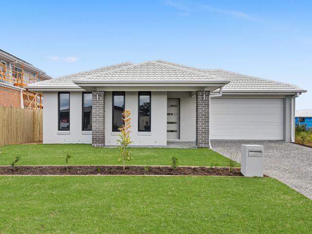 8 Cencig Street, Birkdale QLD 4159
