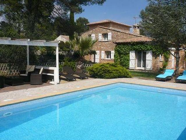 8 chambres, Bagnols Provence 83600 96391756