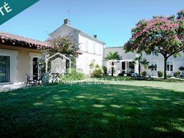 8 chambres, Bourg Poitou 16200 103743454