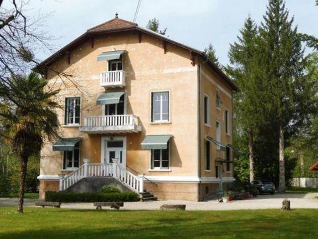 8 chambres, pont Rhône 01330 101742438