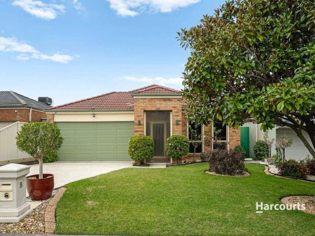 8 Charlotte Pass, Pakenham, VIC 3810
