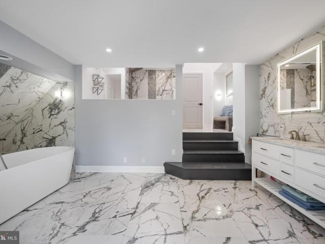 8 Chipley Run, Voorhees, NJ 08043 | MLS #NJCD2115