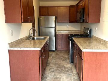 8 Colonial Rd, Unit 8, Beacon, NY 12508 | MLS #1005