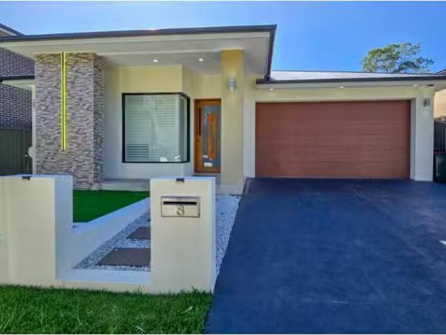 8 Coventry Crescent, DENHAM COURT House for rent Listed by Te.