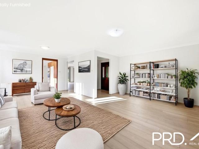 8 Cressbrook Drive, WATTLE GROVE NSW 2173