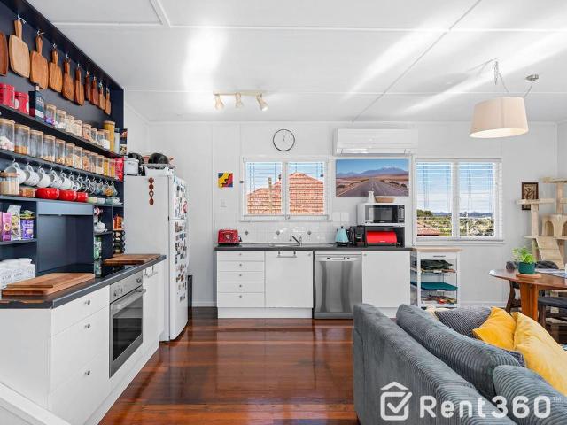 8 Dunstan Street, 4105 QLD, Moorooka