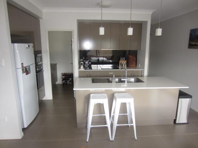 8 Dahlia StreetBurdell QLD 4818, Australia