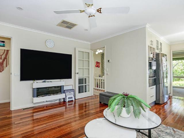 8 Dalgarno Cl, Oxley ACT 2903 House For Rent | Domain