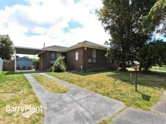8 Deanswood Close, Keysborough, VIC 3173