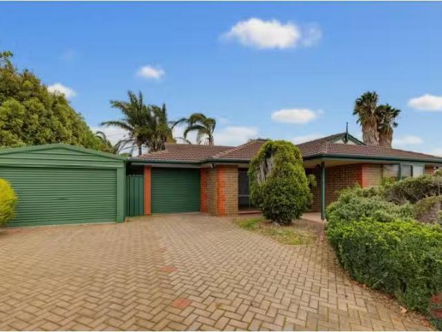 8 Delilah Close, OLD REYNELLA House for rent Listed by Jo Mal.
