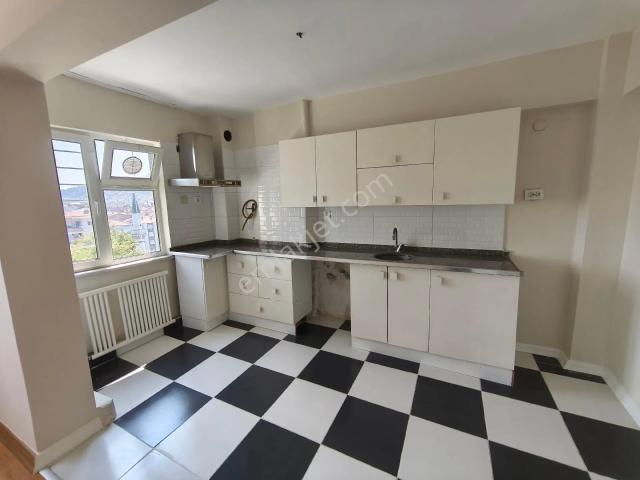 8 Eylül Caddesi Üzerinde 3+1 Açık Mutfak 110m2 Manzaralı Daire