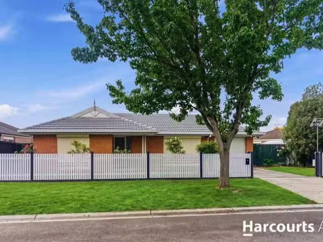 8 Earlwood Street, Narre Warren South, VIC 3805 House for Rent